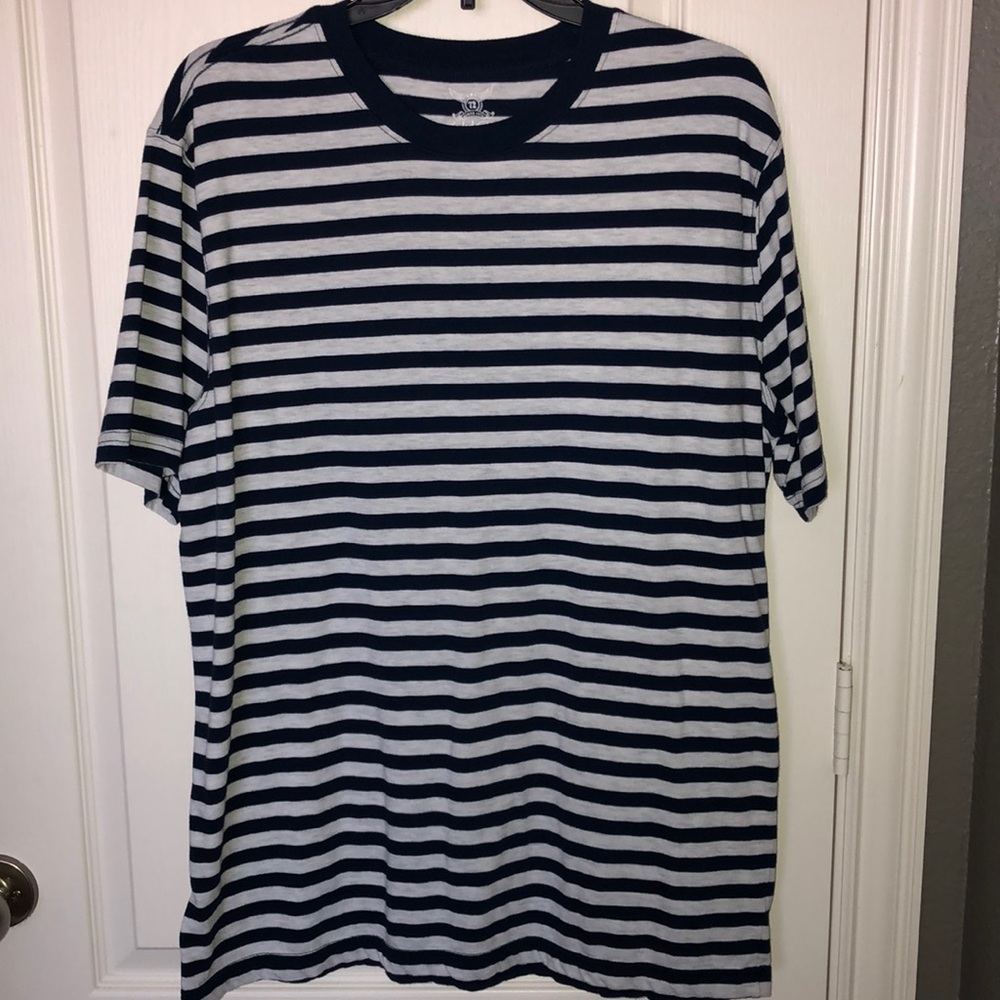 💥NWOT Faded Glory Crew Neck Shirt